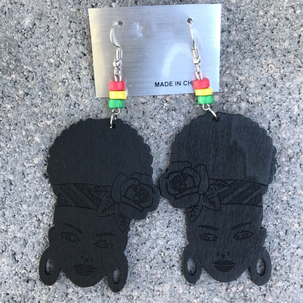Queen earring
